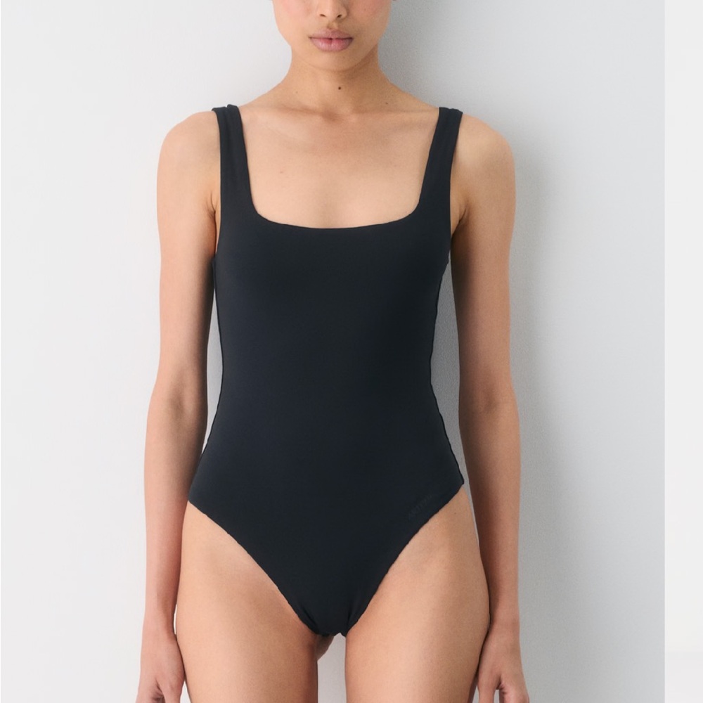 Aritzia Contour Black Bodysuit